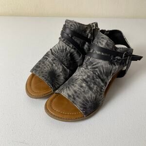 Blowfish Women's Sz 9 Black Gray Tie Dye Gladiator Style Sandal Summer Comfort